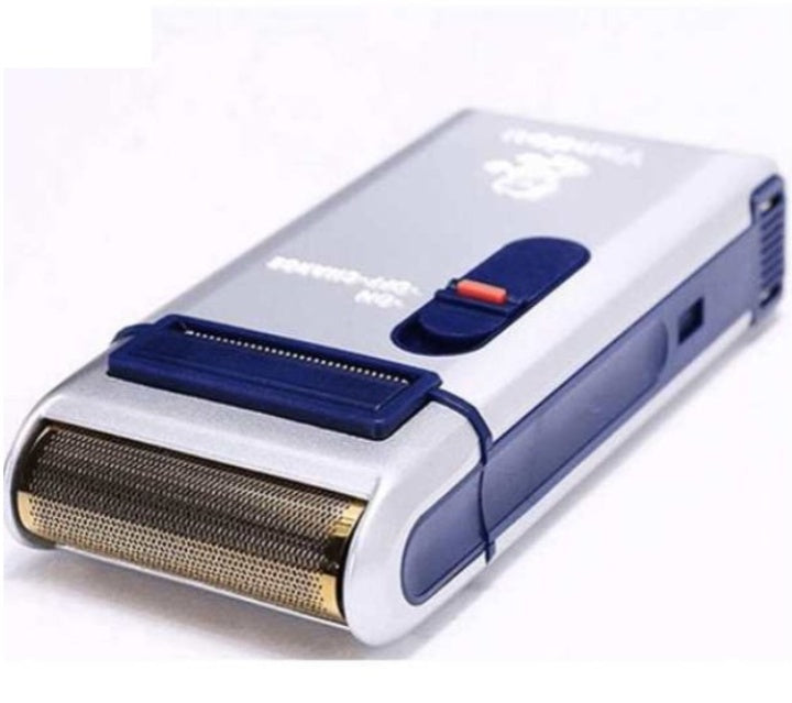 Retro Electric Shaver with dual-foil blade system for a close and smooth shaving experience.